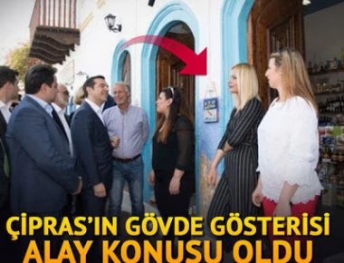 Η Hurriyet ασχολείται με το βλέμμα του Τσίπρα σε ξανθιά κοπέλα στο Καστελόριζο